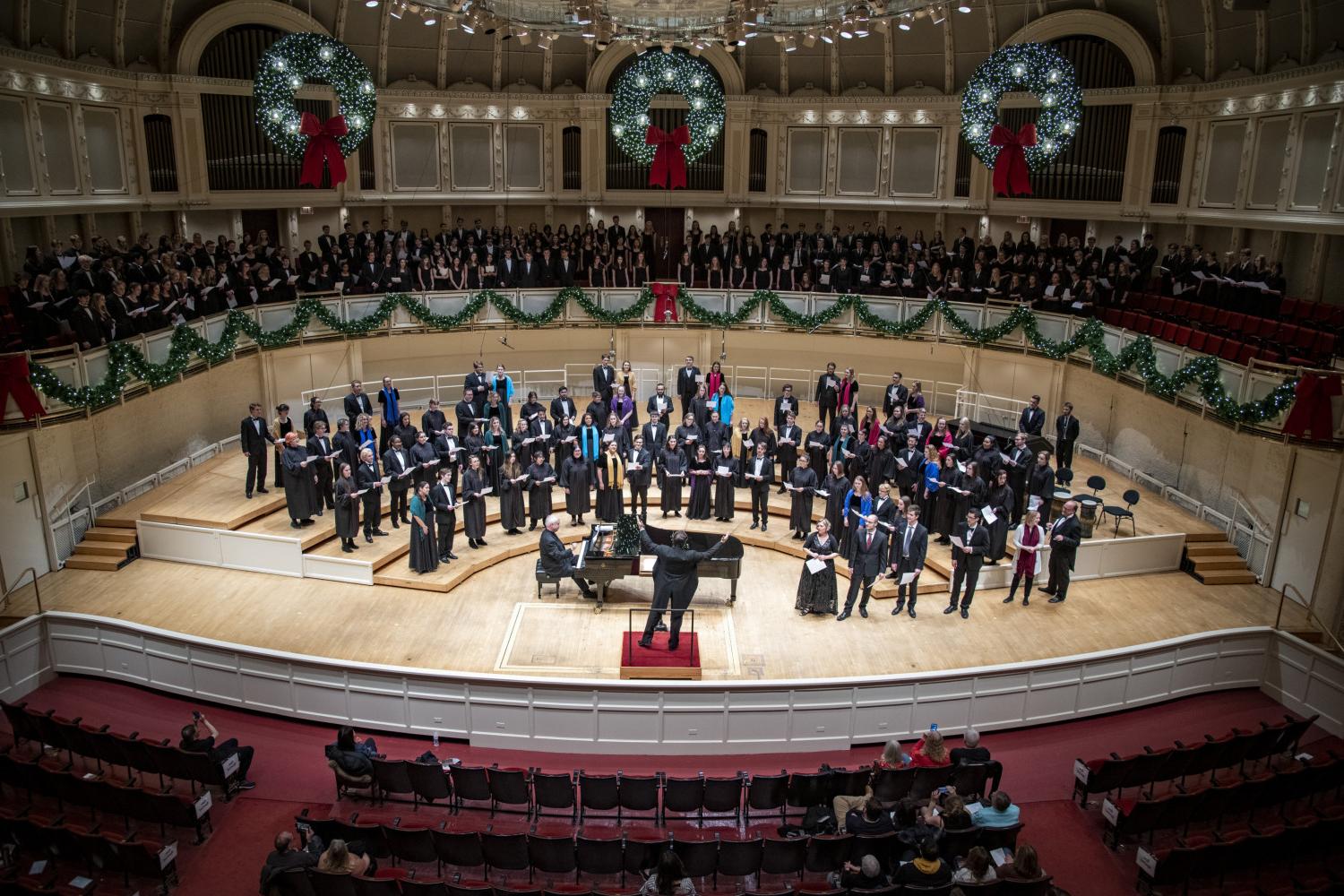 <a href='http://py8ax4x.213638.com'>全球十大赌钱排行app</a>合唱团在芝加哥交响音乐厅演出.